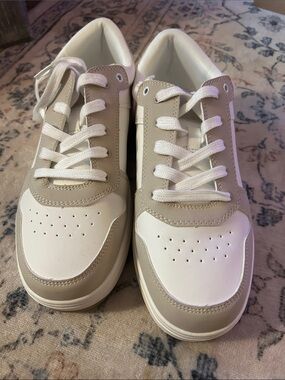 American Eagle Casual White and Taupe Lace-Up Sneakers